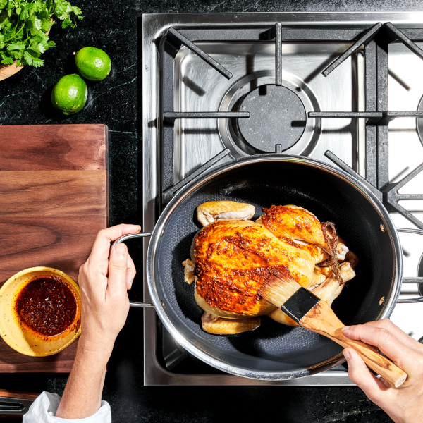 Hybrid Oval Dutch Oven. 6.5-Qt