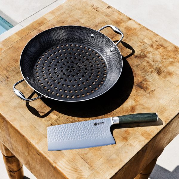 DJ_HC_01_GrillPanCleaver_0014.jpg HexClad BBQ Grill Pan + Meat Cleaver Bundle