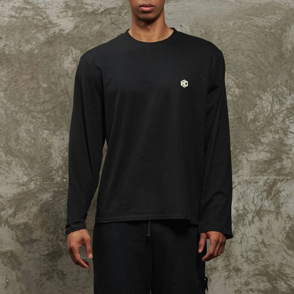 HEXCLAD_lifestyle_65.jpg Classic Logo Badge Men-s Long-Sleeve T-Shirt — S