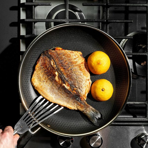 HexClad_01.30.24_20_1__SQUARE_1.jpg Hybrid Fry Pan with Lid. 12″