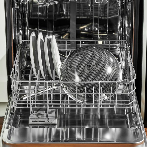 HexClad_10_HybridWok_CWWK10-C_Dishwasher_050624_01_SQUARE.jpg Hybrid Wok. 10″