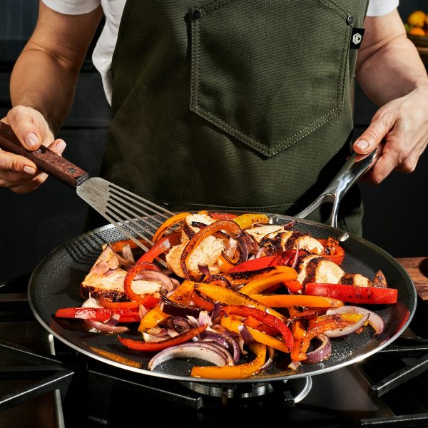 HexClad_13_HybridGriddlePan_CWGD13-C_050924_01_1.jpg Hybrid Griddle Pan. 13"