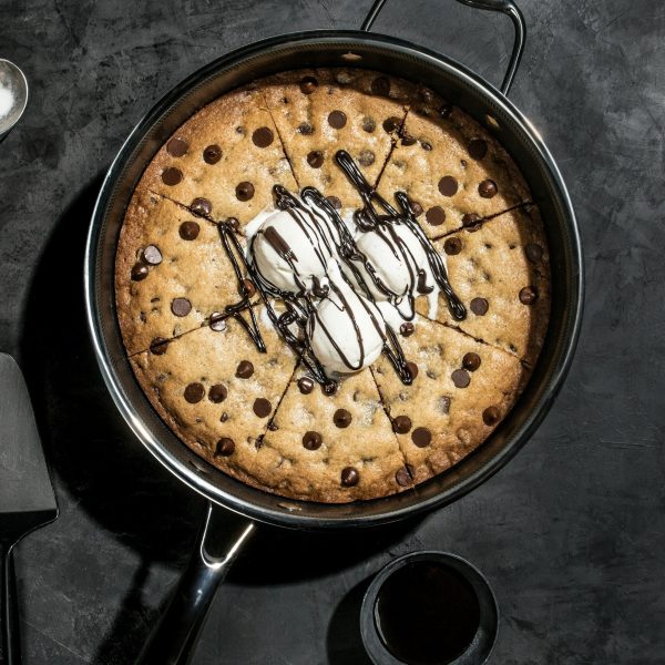 HexClad_3.3QTDeepSautePan_CWSPLD33-C_SkilletChoclateChipCookie_010924_KF_01_SQUARE.jpg Hybrid Deep Sauté Pan with Lid. 3.3-Qt