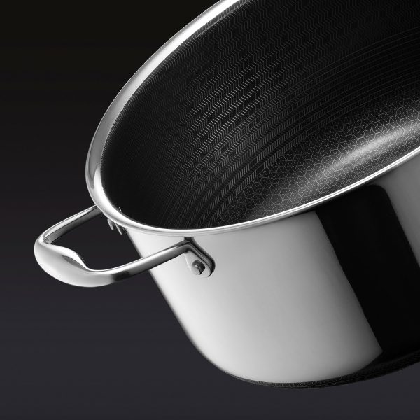Hybrid Oval Dutch Oven. 6.5-Qt