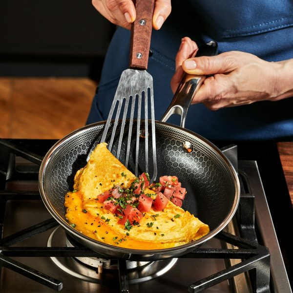 HexClad_8_HybridPan_CWPN08-C_050924_KF_04.jpg Hybrid Fry Pan Set with Lids, 6pc