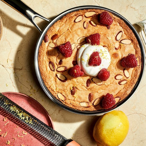 HexClad_8_HybridPan_CWPN08-C_LemonAlmondCakewithRaspberries_WhippedCream_012624_KF_02.jpg Hybrid Fry Pan. 8″