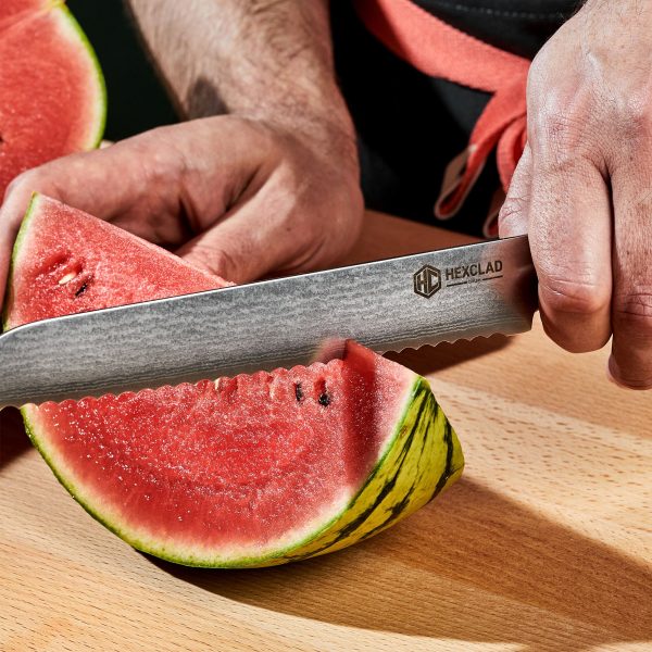 HexClad_BreadKnife_CTBK08_050824_KF_01.jpg Damascus Steel Serrated Bread Knife. 8 (Green)