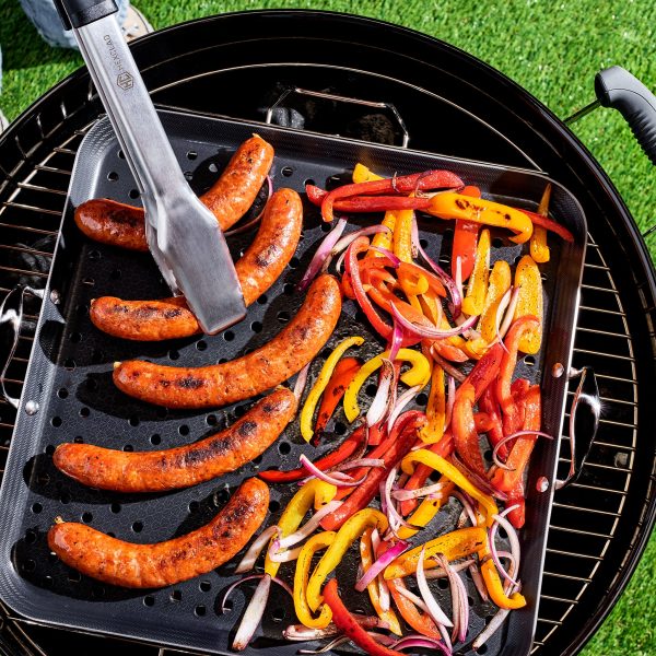 HexClad_GrillTopper_04.30.26_KF_07.jpg Hybrid BBQ Grill Topper. 16″
