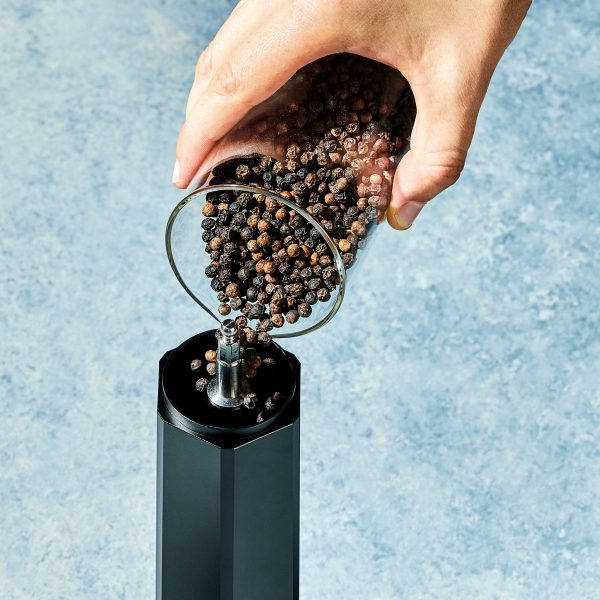 HexClad_HexMill_Pepper_KWPM09_071024_KF_037.jpg HexMill Salt and Pepper Grinder Set