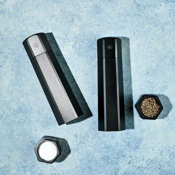 HexClad_HexMills_SaltandPepperSet_KWHM02-ST_071024_KF_01.jpg The HexMill Collection Bundle