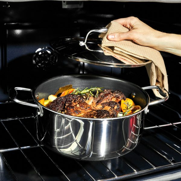 HexClad_Hybrid5QtDutchOven_CWDOLD05-C_Oven_052924_01_SQUARE.jpg Hybrid Dutch Oven. 5-Qt