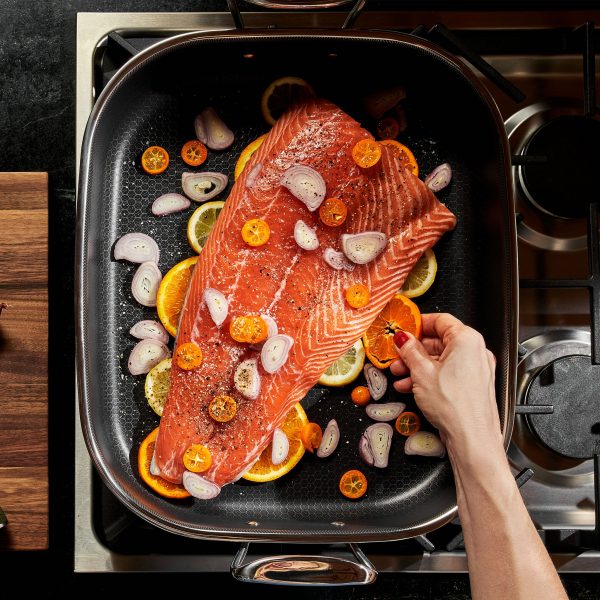 HexClad_HybridRoastingPan_CWRT18-C_CitrusRoastedSalmonwithSalsaVerde_032124_KF_01_bc8f08ba-e2ed-4e1d-a777-e55af6c5f051.jpg Hybrid Roasting Pan with Rack