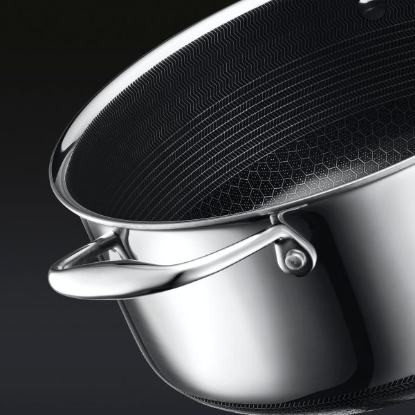 Hexclad_5QTDutchOven_Detail.jpg Hybrid Dutch Oven. 5-Qt