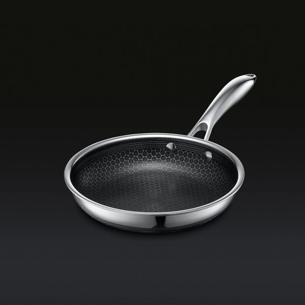Hexclad_8inchPan_34_NoLID_BLACK.jpg Hybrid Fry Pan with Lid. 14″