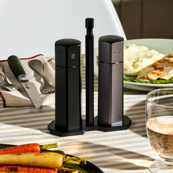 TableTopHexMills3.png HexMill Tabletop Salt & Pepper Grinder Set